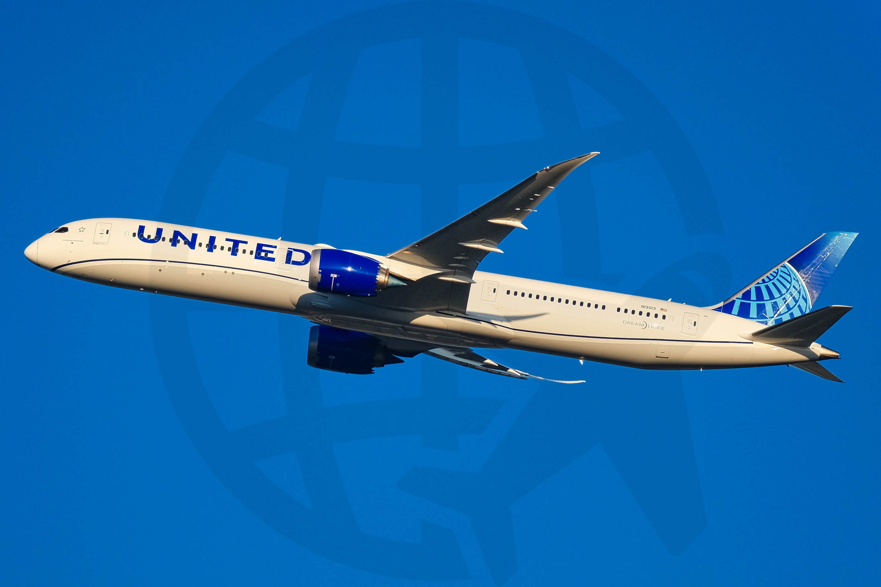 Photo of N13013 - United Airlines Boeing 787-10