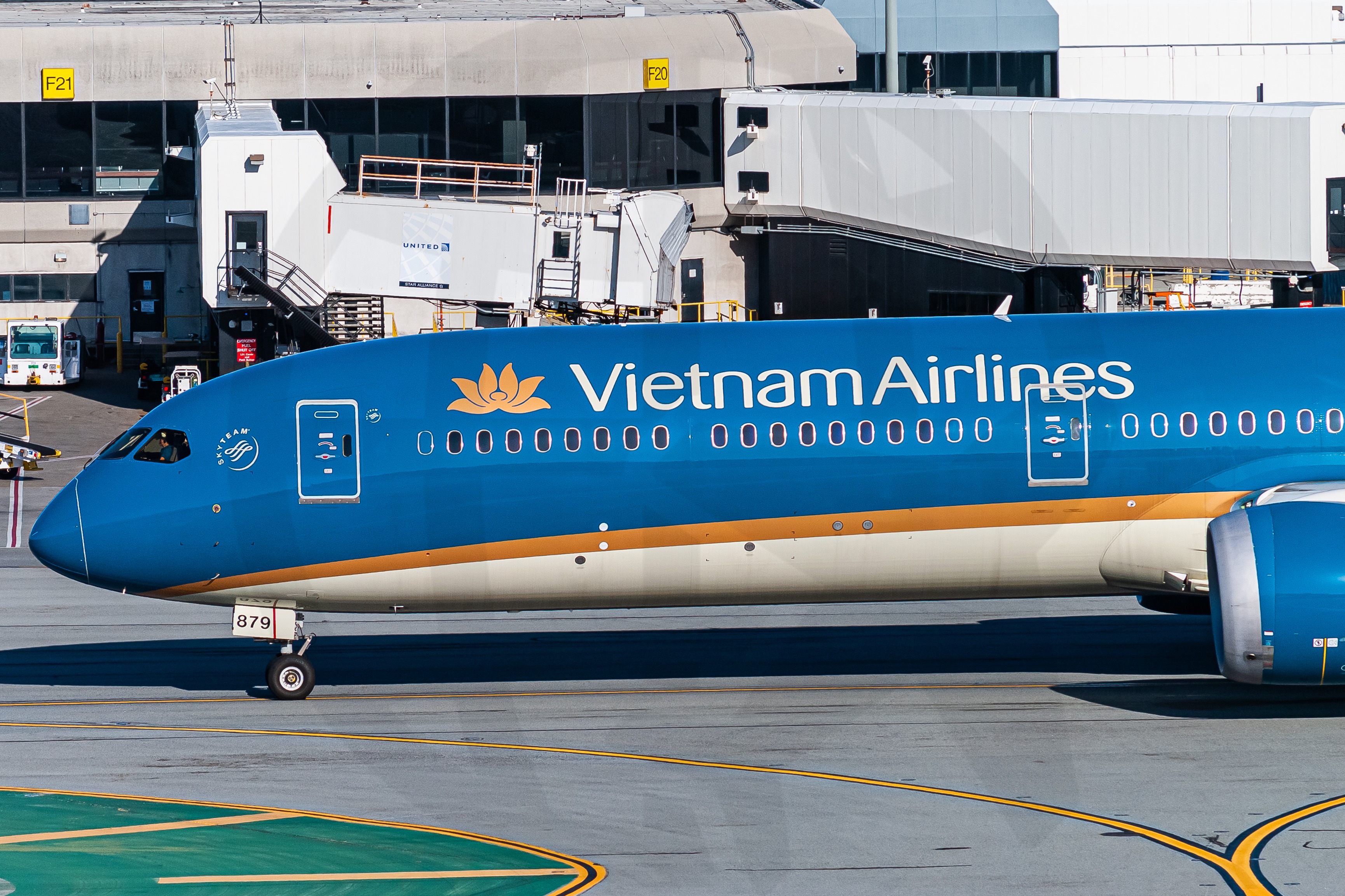 Photo of VN-A879 - Vietnam Airlines Boeing 787-10 by 