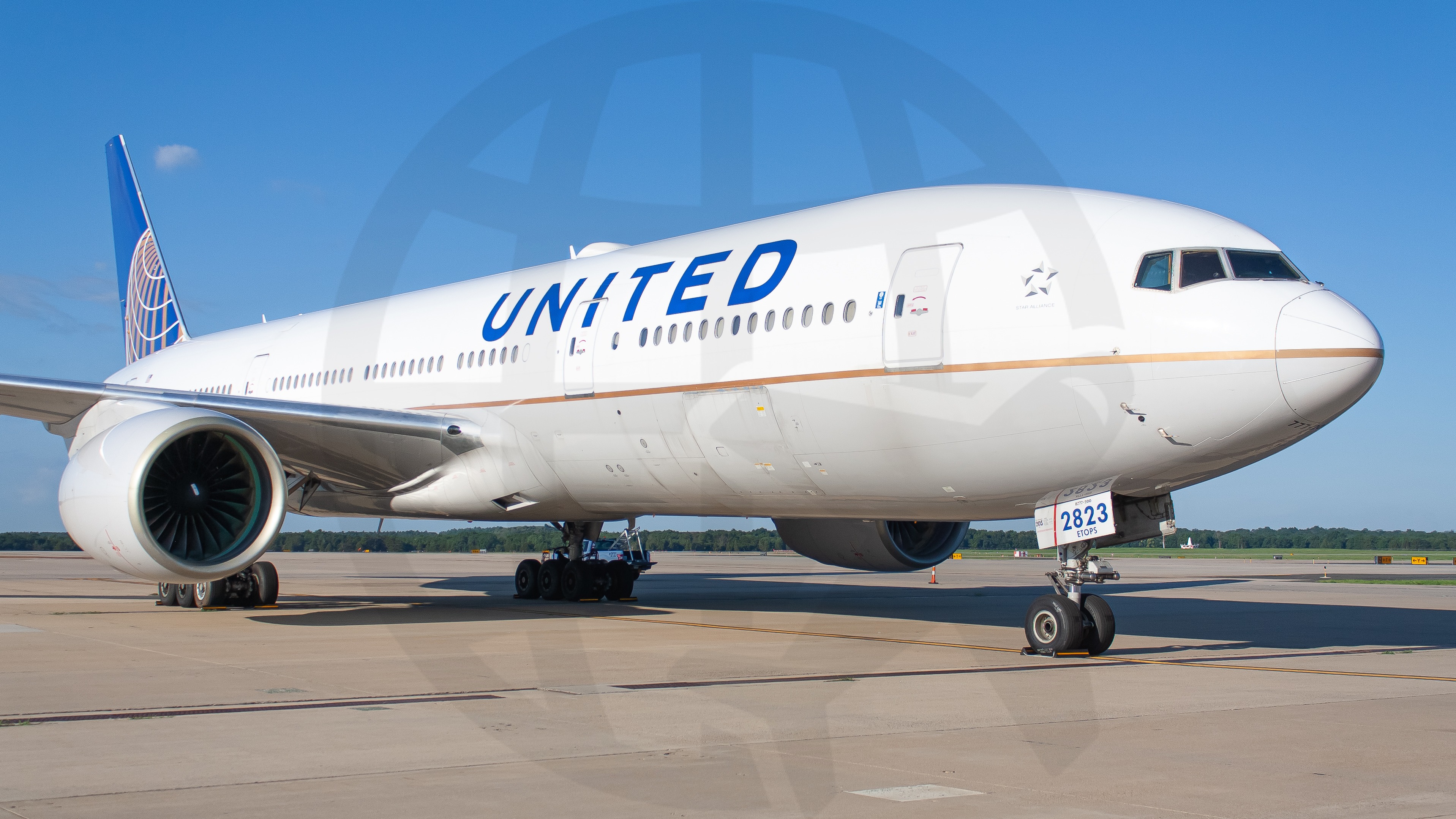 Photo of N223UA - United Airlines Boeing 777-200ER by 
