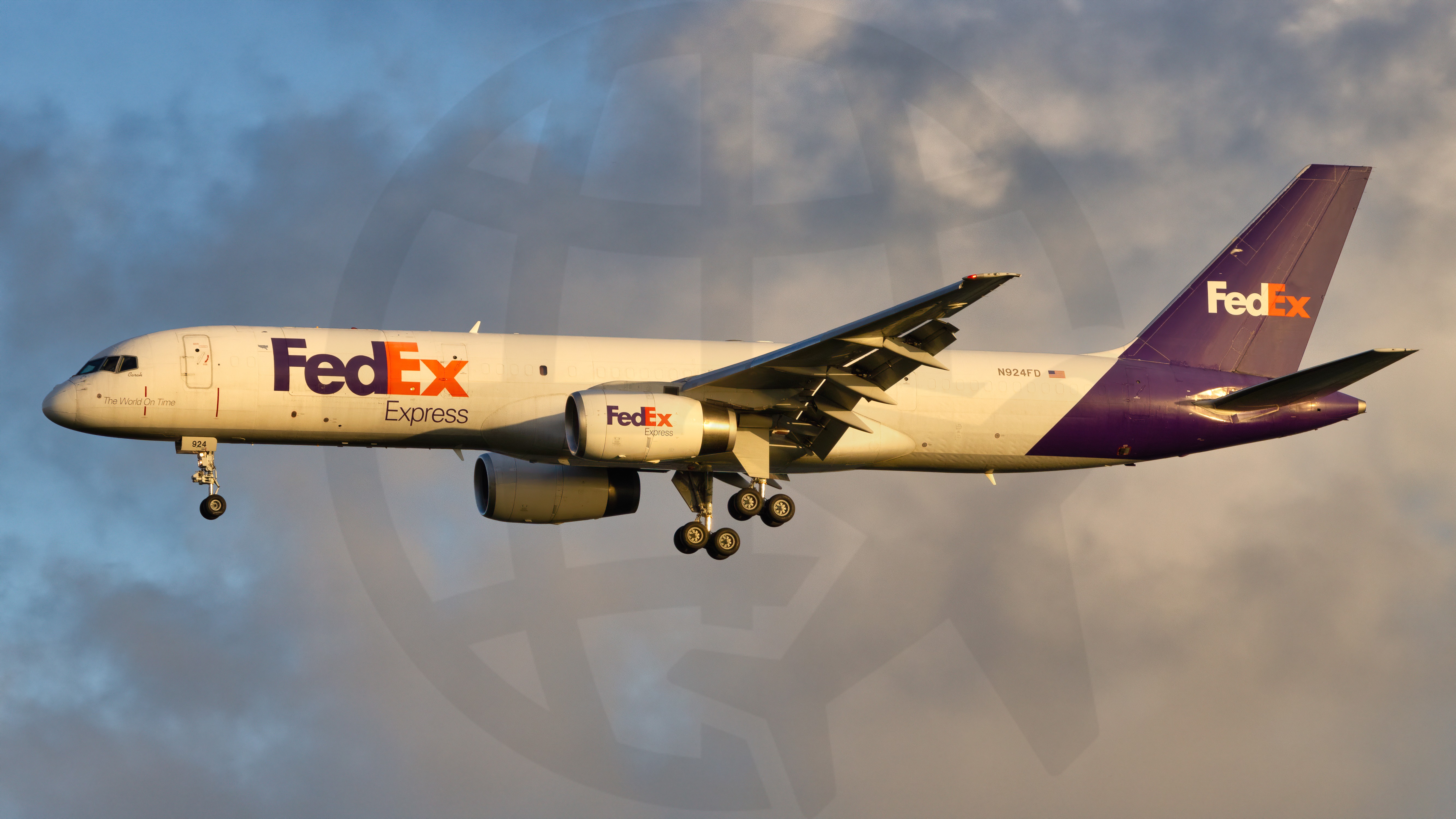 Photo of N924FD - FedEx Boeing 757-400F