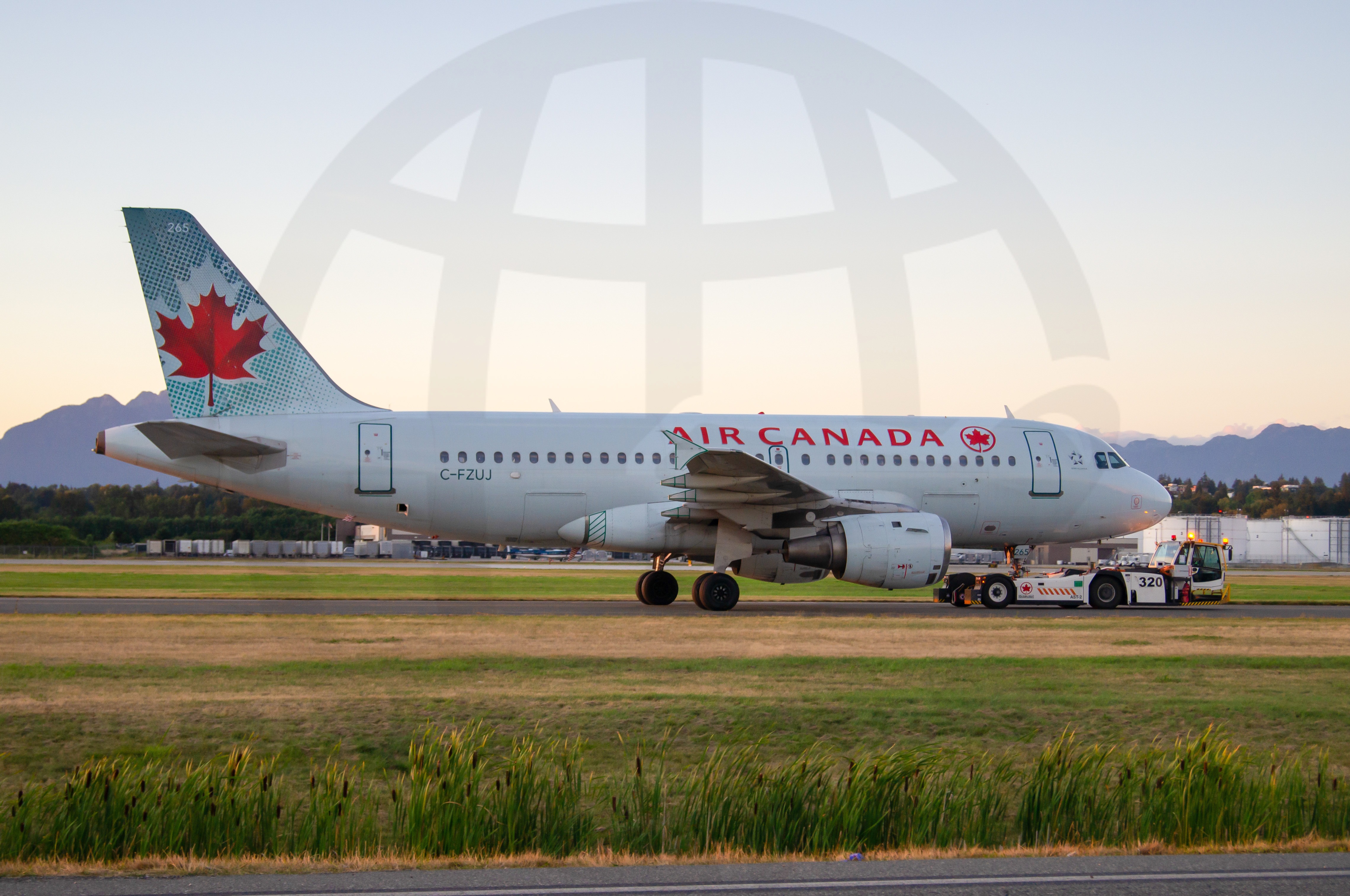 Photo of C-FZUJ - Air Canada Airbus A319