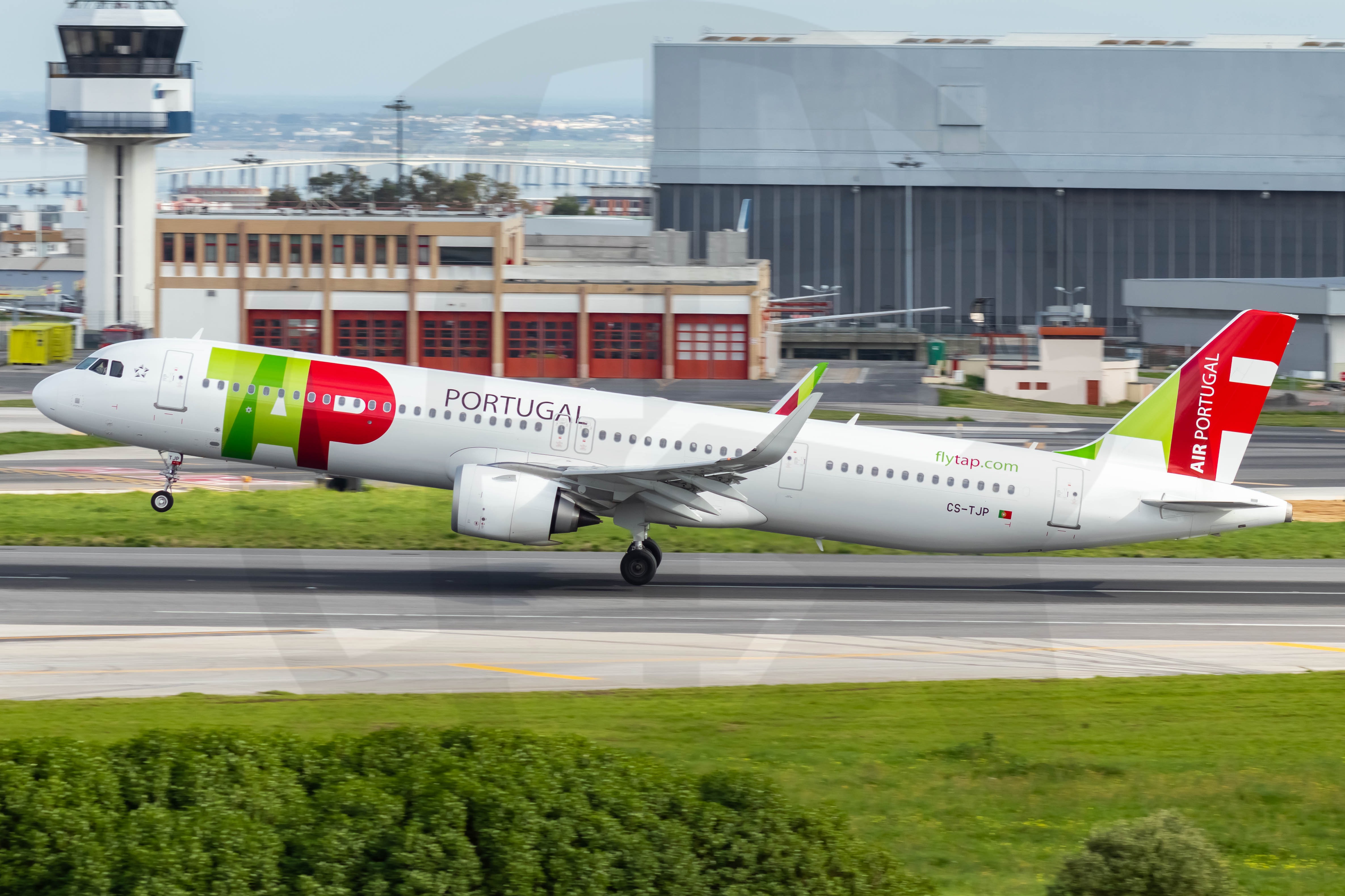 Photo of CS-TJP - TAP Air Portugal Airbus A321NEO
