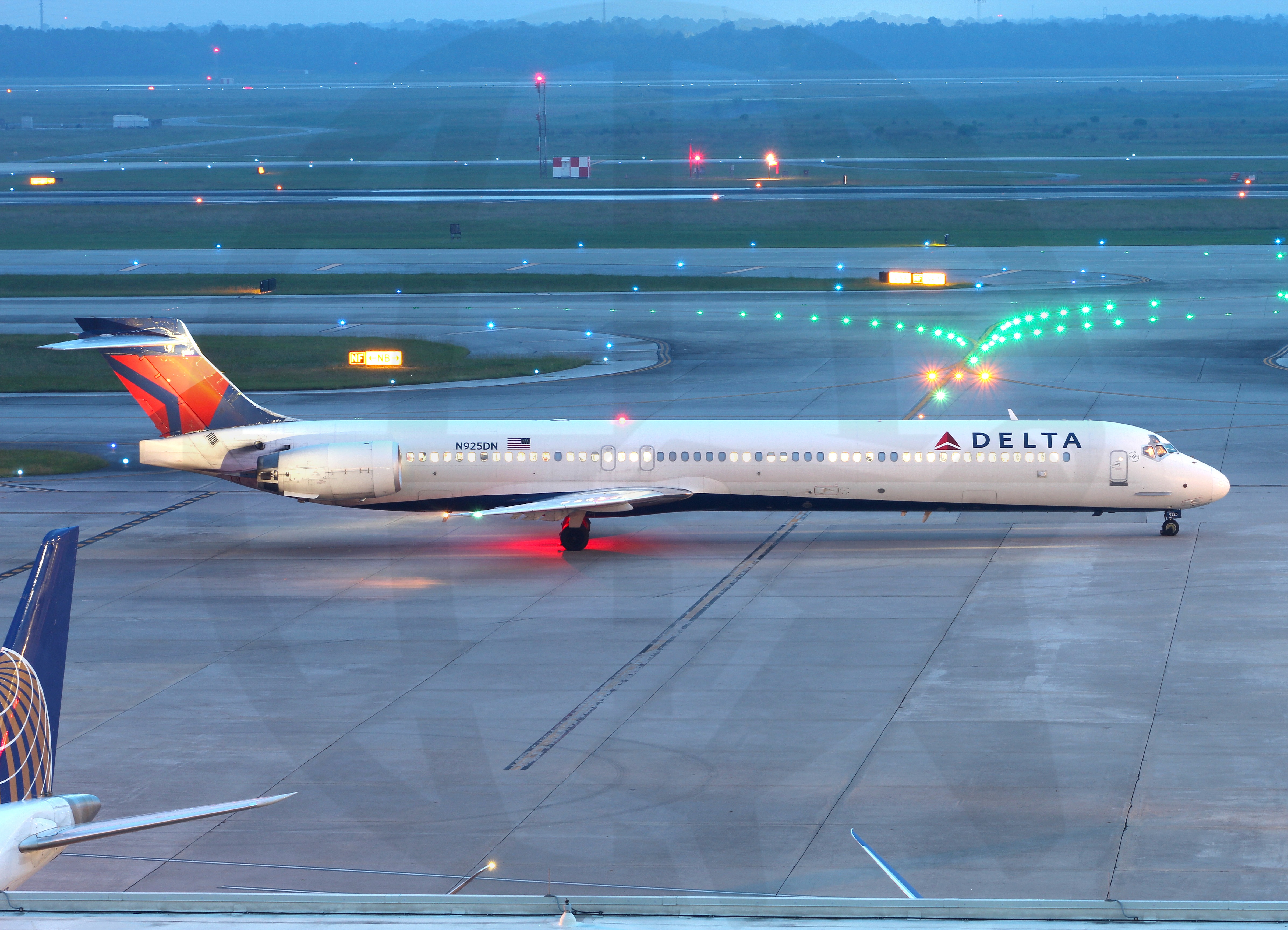 Photo of N925DN - Delta Airlines McDonnell Douglas MD-90 by 