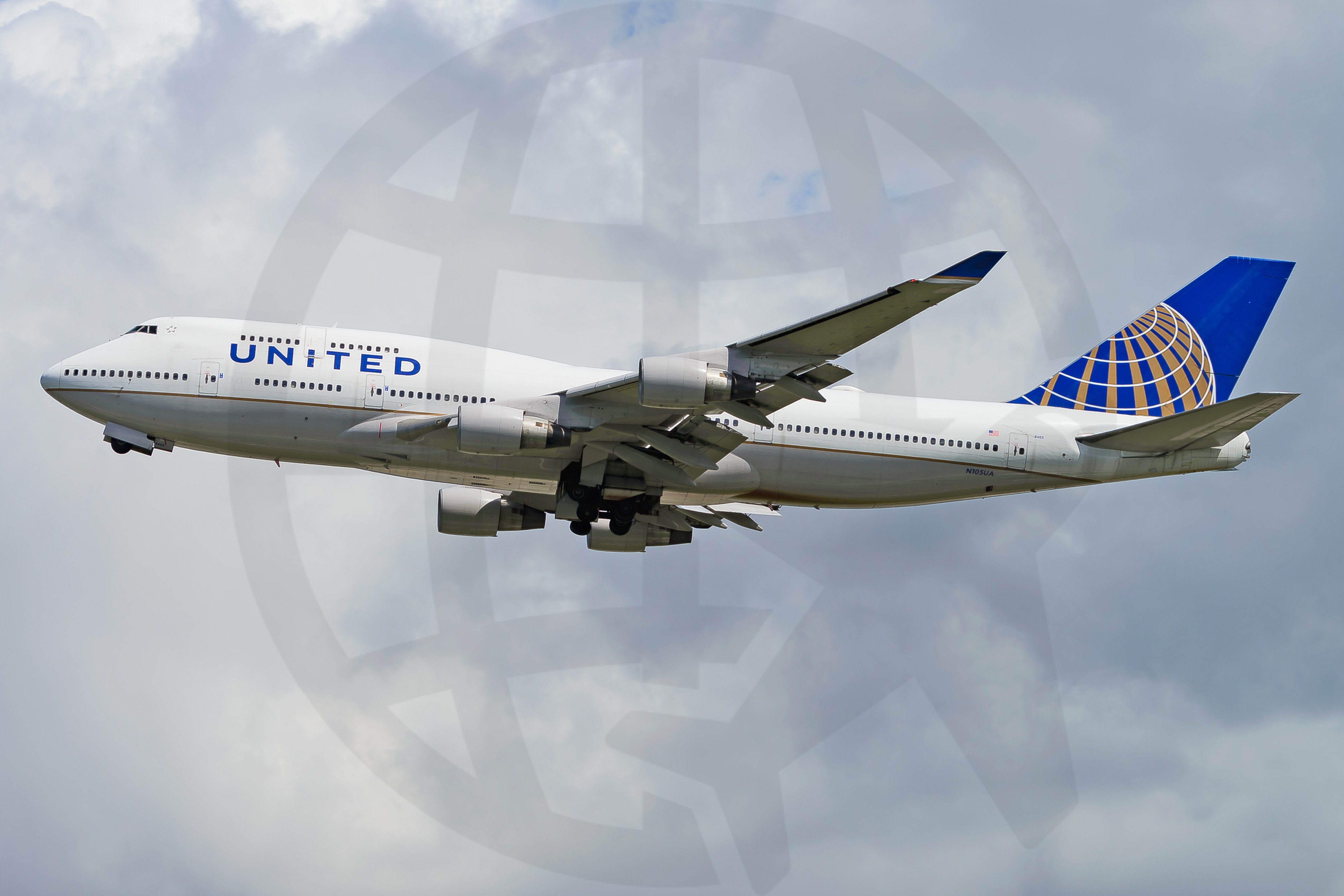 Photo of N105UA - United Airlines Boeing 747-400 by 
